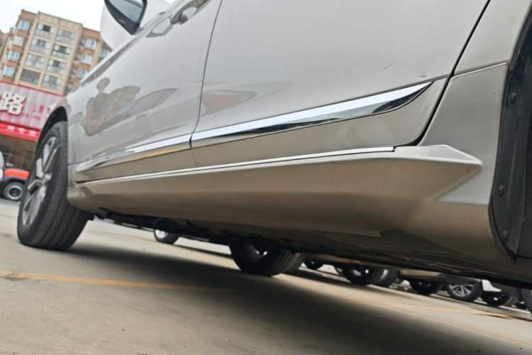 Used Volvo XC60 2015 T5 AWD Smart Drive Edition Left Side Sill