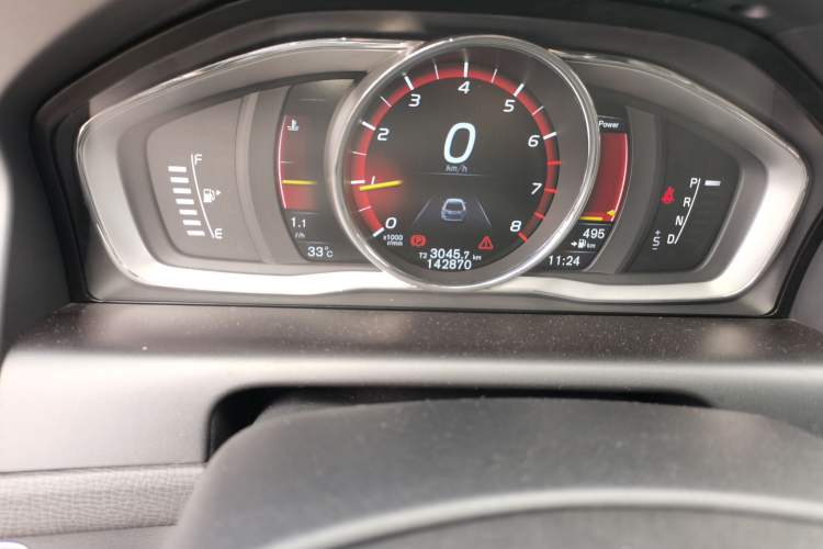 Used Volvo XC60 2015 T5 Zhiya Edition Odometer Close Up