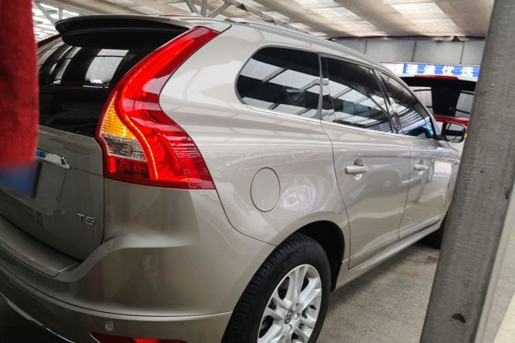 Used Volvo XC60 2015 T5 Smart Edition Rear Right 45 Deg