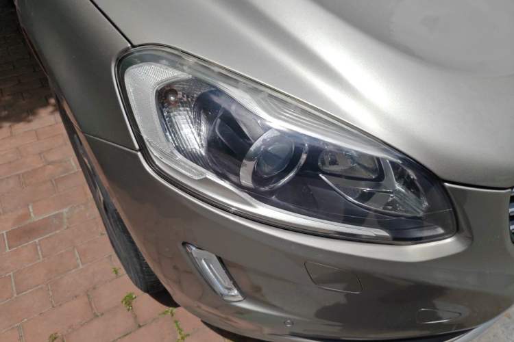 Used Volvo XC60 2015 T5 Zhiya Edition Right Front Headlight