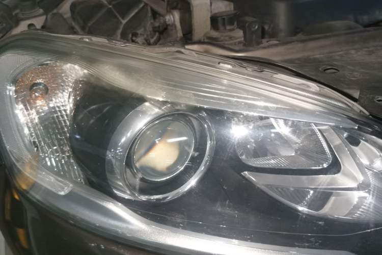 Used Volvo XC60 2015 T5 Smart Upgrade Model Right Front Headlight