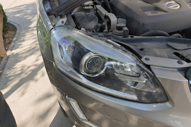 Used Volvo XC60 2015 T5 Zhiya Edition Right Front Headlight
