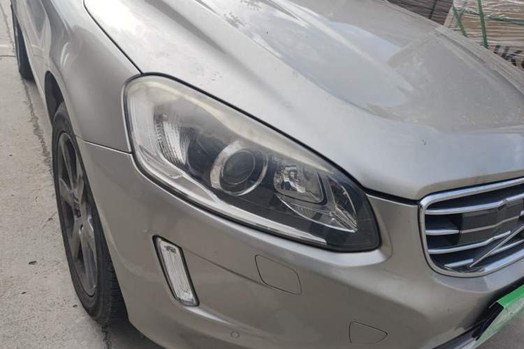 Used Volvo XC60 2015 T5 AWD Smart Drive Edition Right Front Headlight