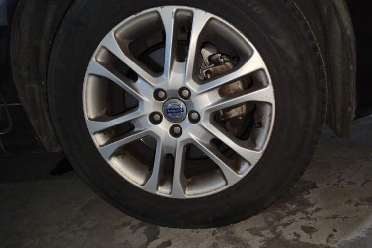 Used Volvo XC60 2015 T5 Smart Upgrade Model Right Front Wheel Hub