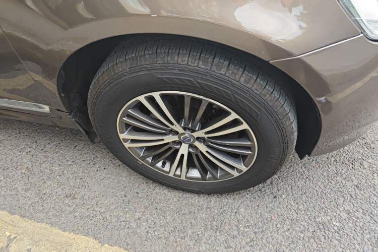 Used Volvo XC60 2015 T5 AWD Zhiyuan Edition Right Front Wheel Hub