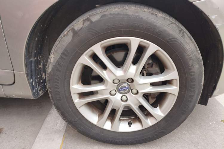 Used Volvo XC60 2015 T5 Smart Upgrade Model Right Front Wheel Hub