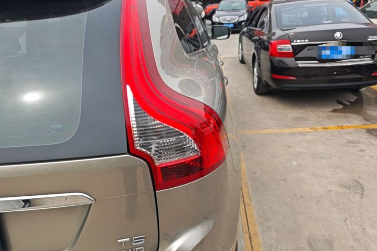 Used Volvo XC60 2015 T5 AWD Smart Drive Edition Right Rear Taillight