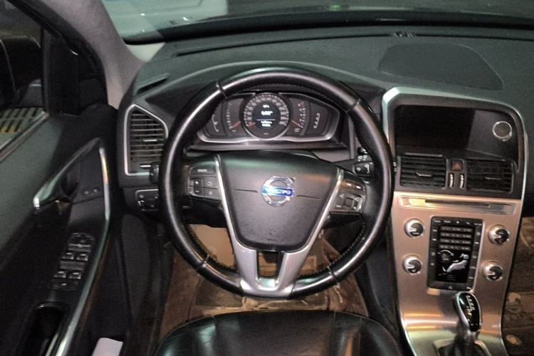 Used Volvo XC60 2015 T5 Smart Upgrade Model Steering Wheel