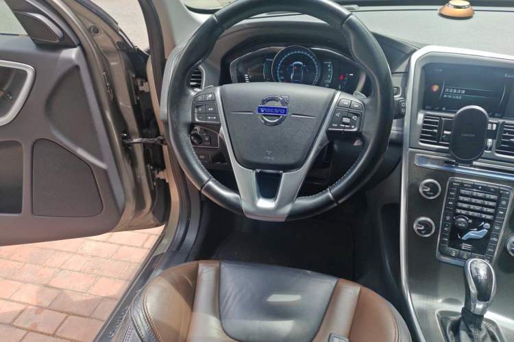 Used Volvo XC60 2015 T5 Zhiya Edition Steering Wheel
