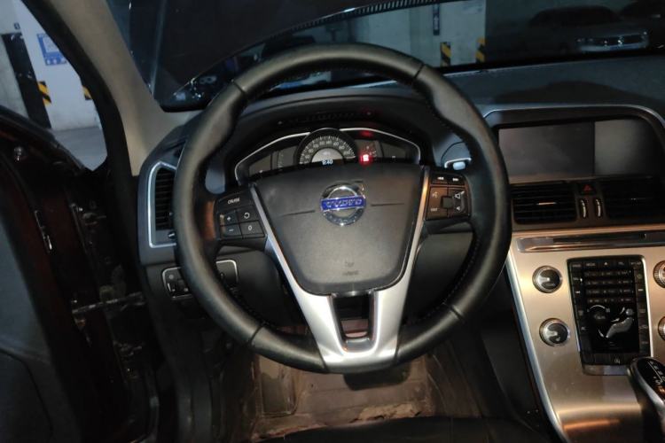 Used Volvo XC60 2015 T5 Smart Upgrade Model Steering Wheel