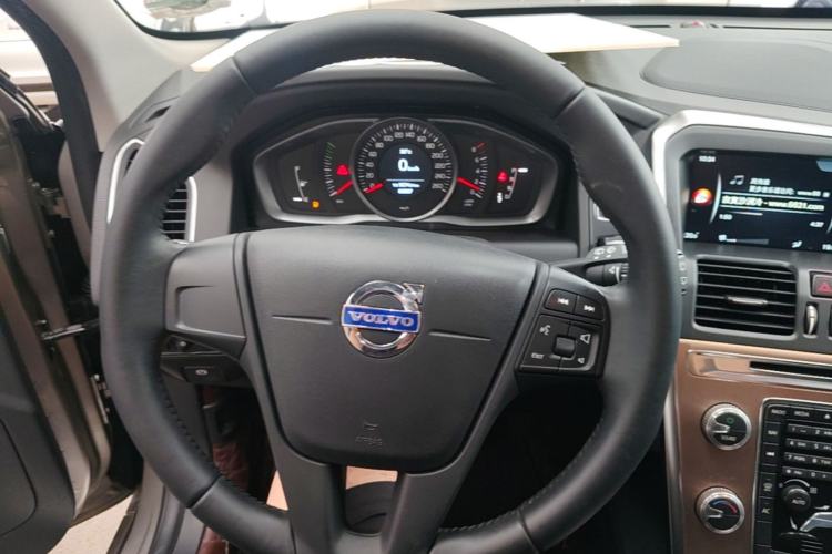 Used Volvo XC60 2015 T5 Smart Edition Steering Wheel