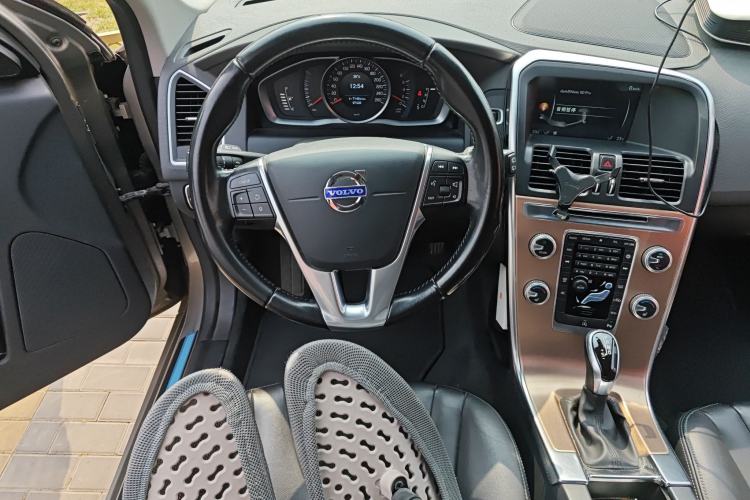 Used Volvo XC60 2015 T5 Smart Upgrade Model Steering Wheel