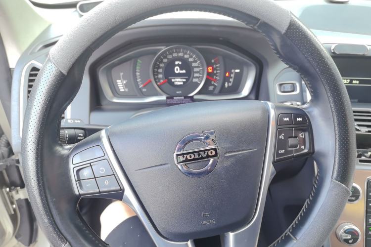 Used Volvo XC60 2015 T5 Smart Upgrade Model Steering Wheel