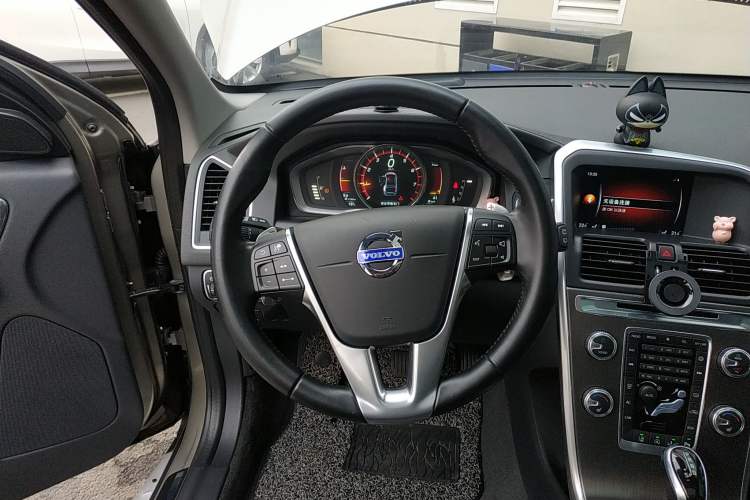 Used Volvo XC60 2015 T5 Zhiya Edition Steering Wheel