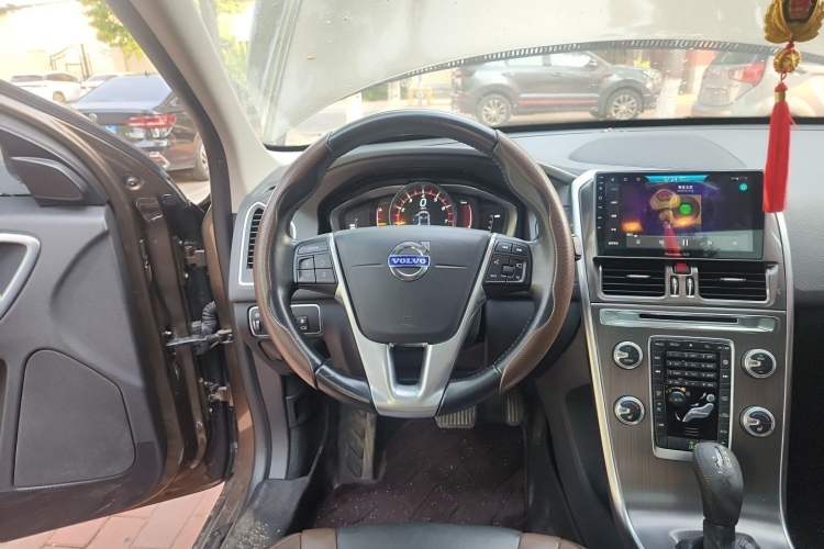 Used Volvo XC60 2015 T5 Smart Upgrade Model Steering Wheel