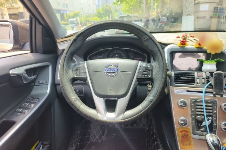 Used Volvo XC60 2015 T5 Smart Upgrade Model Steering Wheel