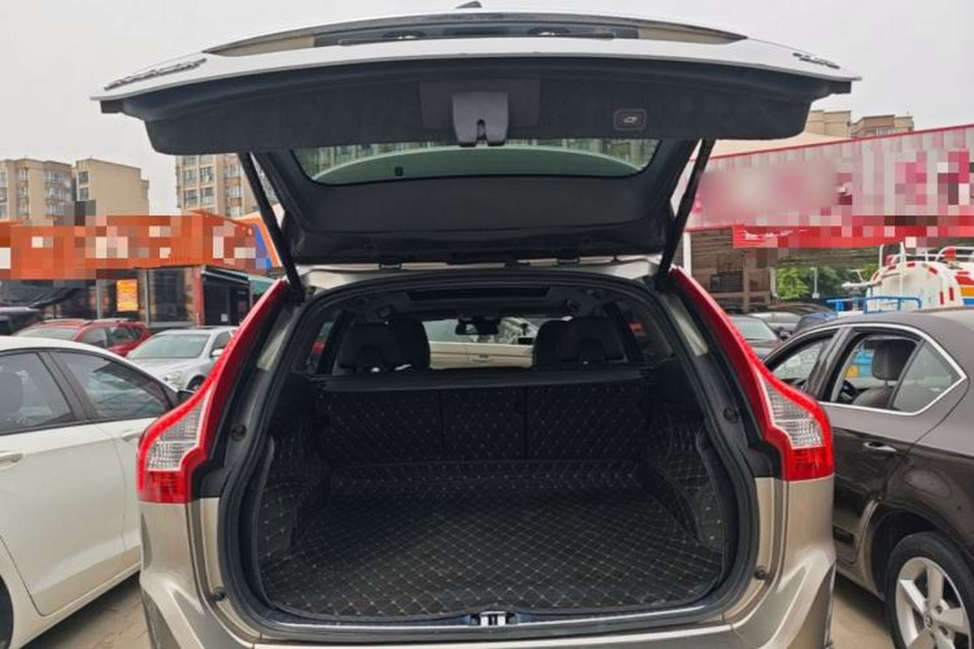 Used Volvo XC60 2015 T5 AWD Smart Drive Edition Trunk