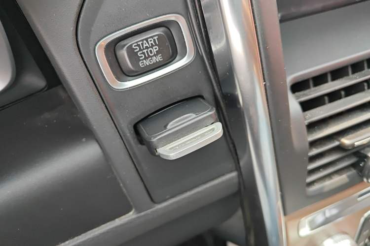 Used Volvo XC60 2015 T5 Smart Upgrade Model Vehicle Key