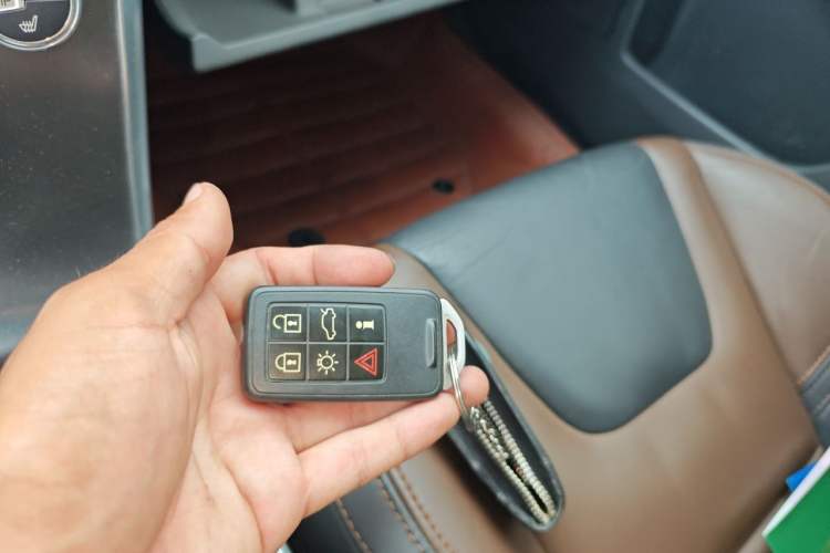 Used Volvo XC60 2015 T6 Zhiyi Edition Vehicle Key
