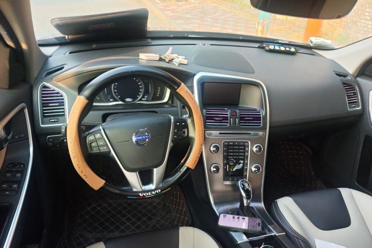 Used Volvo XC60 2015 T5 AWD Zhiyuan Edition Center Console