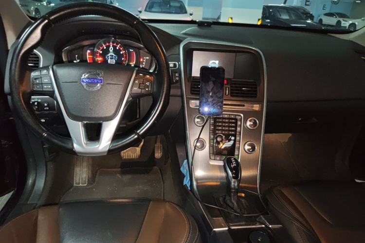 Used Volvo XC60 2015 T5 AWD Zhiyuan Edition Center Console