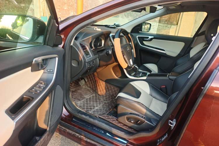 Used Volvo XC60 2015 T5 AWD Zhiyuan Edition Driver Seat