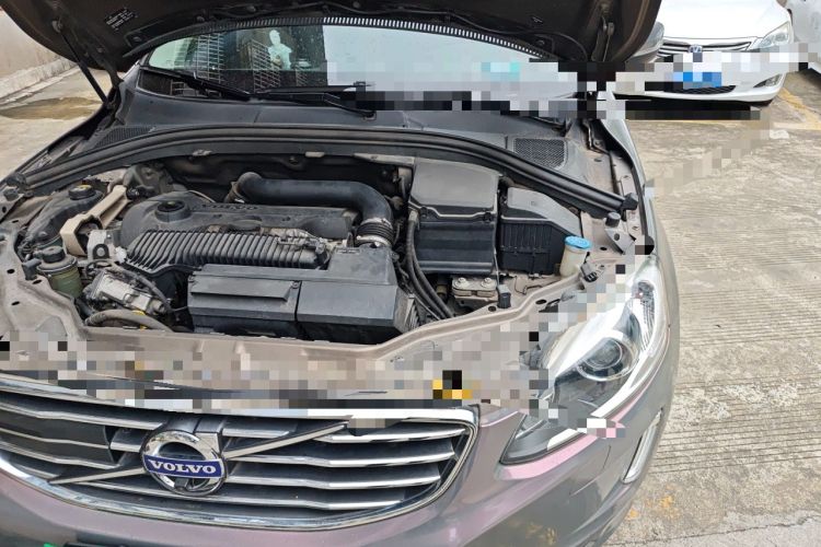 Used Volvo XC60 2015 T5 AWD Zhiyuan Edition Engine Bay Left