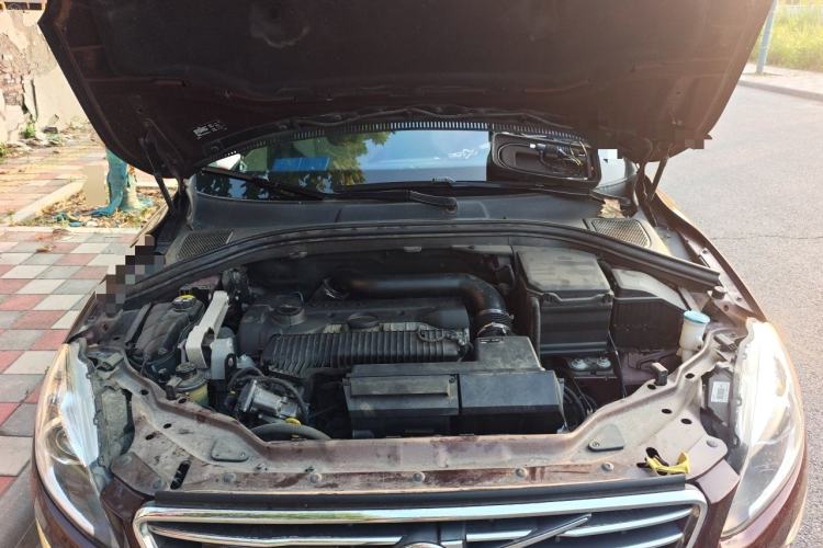 Used Volvo XC60 2015 T5 AWD Zhiyuan Edition Engine Bay