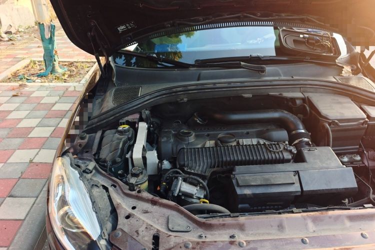 Used Volvo XC60 2015 T5 AWD Zhiyuan Edition Engine Bay Right