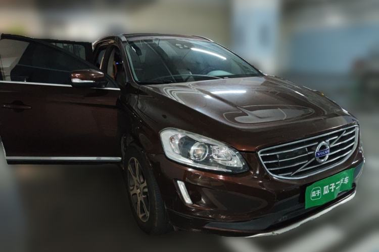 Used Volvo XC60 2015 T5 AWD Zhiyuan Edition Front Right 45 Deg