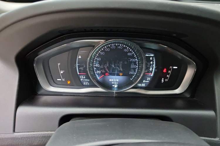 Used Volvo XC60 2015 T5 AWD Zhiyuan Edition Instrument Cluster