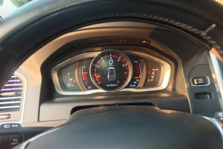 Used Volvo XC60 2015 T5 AWD Zhiyuan Edition Instrument Cluster