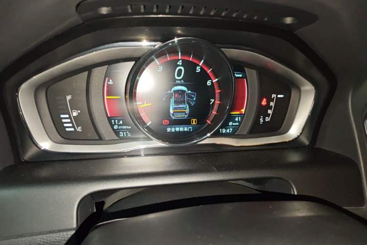 Used Volvo XC60 2015 T5 AWD Zhiyuan Edition Instrument Cluster