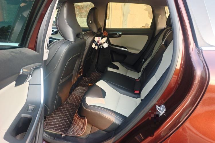 Used Volvo XC60 2015 T5 AWD Zhiyuan Edition Left Rear Seat