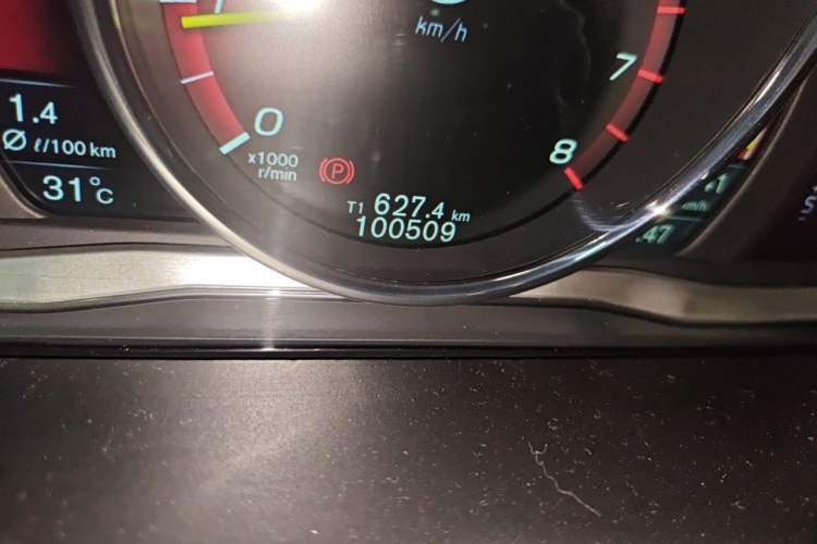 Used Volvo XC60 2015 T5 AWD Zhiyuan Edition Odometer Close Up