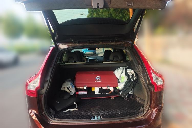 Used Volvo XC60 2015 T5 AWD Zhiyuan Edition Trunk