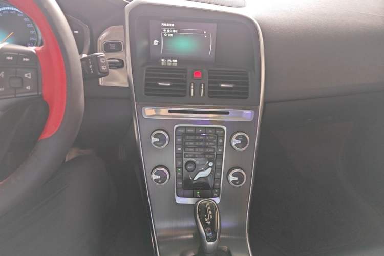 Used Volvo XC60 2015 T5 Smart Upgrade Model Audio And AC Panel