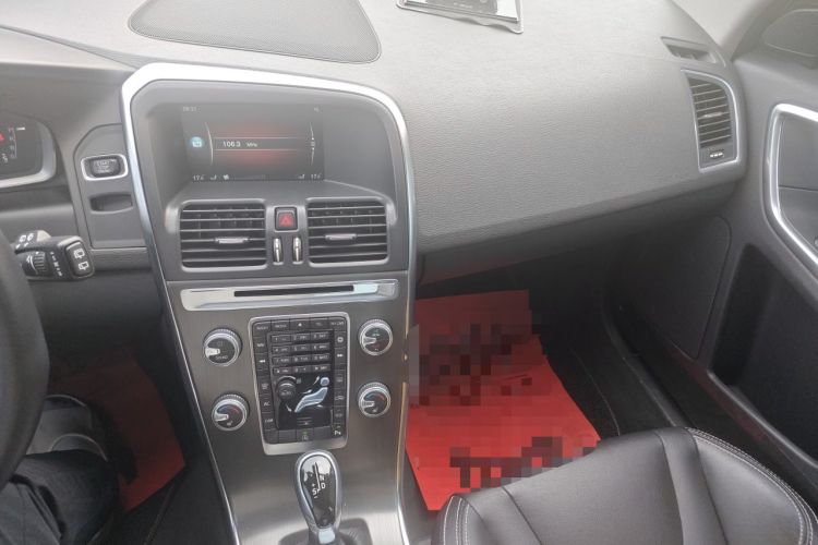 Used Volvo XC60 2015 T5 Smart Upgrade Model Audio And AC Panel