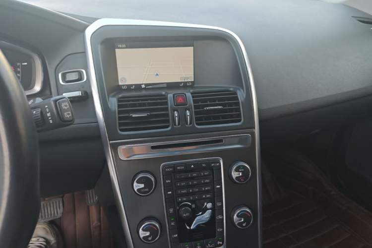 Used Volvo XC60 2015 T5 Zhiya Edition Audio And AC Panel