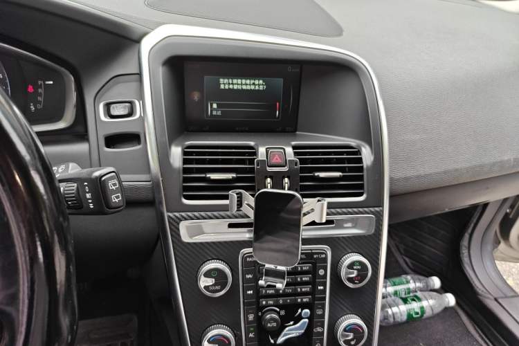 Used Volvo XC60 2015 T5 AWD Zhiyuan Edition Audio And AC Panel
