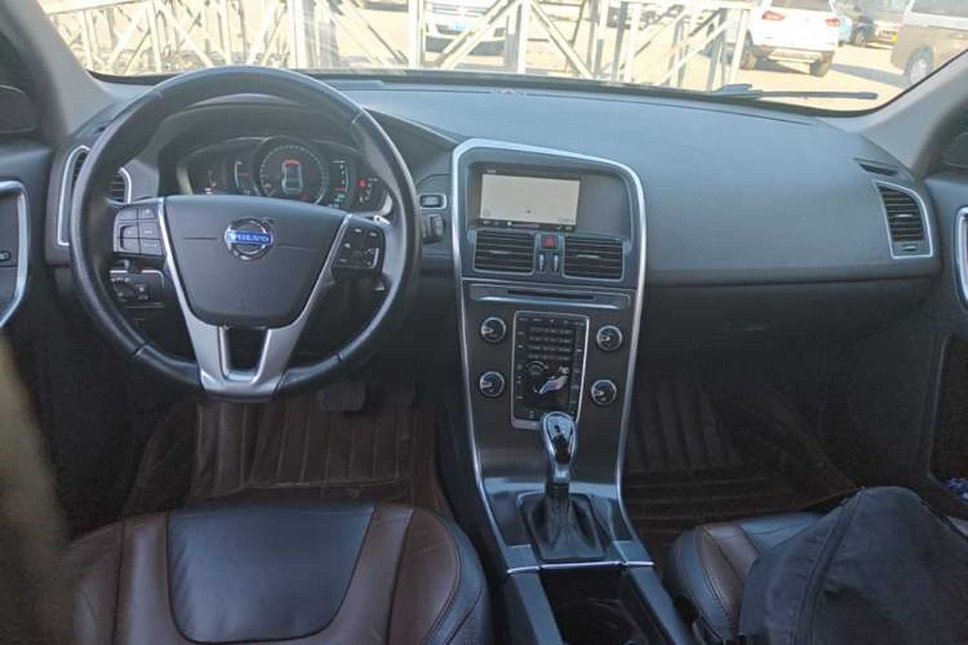 Used Volvo XC60 2015 T5 Zhiya Edition Center Console