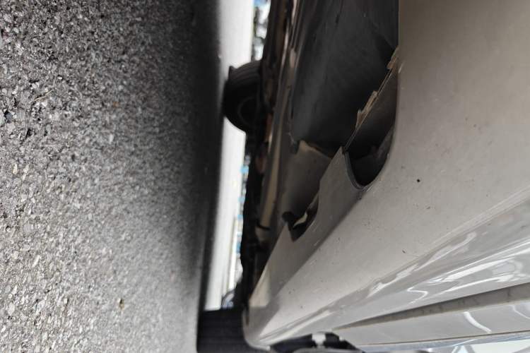 Used Volvo XC60 2015 T5 AWD Zhiyuan Edition Chassis Rear Right
