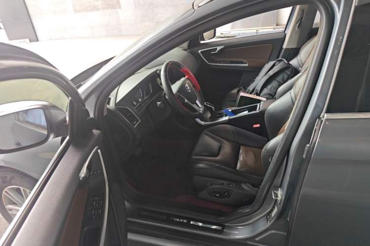 Used Volvo XC60 2015 T5 Smart Upgrade Model Driver Seat