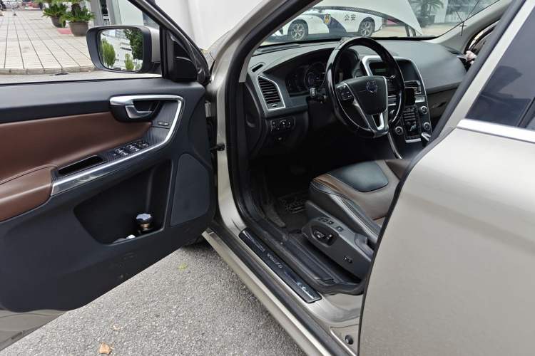 Used Volvo XC60 2015 T5 AWD Zhiyuan Edition Driver Seat