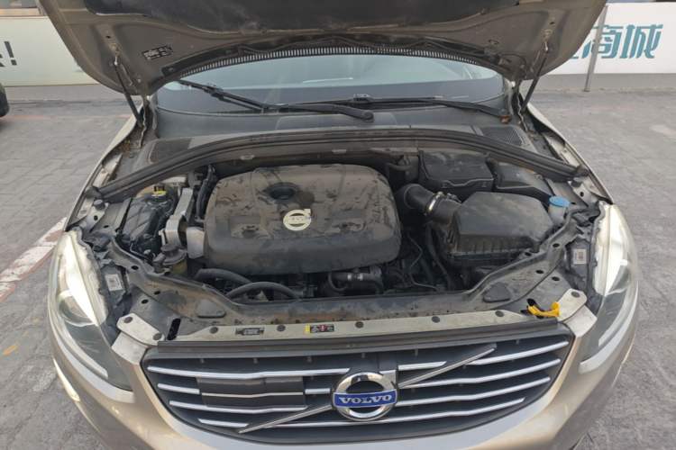 Used Volvo XC60 2015 T5 Zhiya Edition Engine Bay