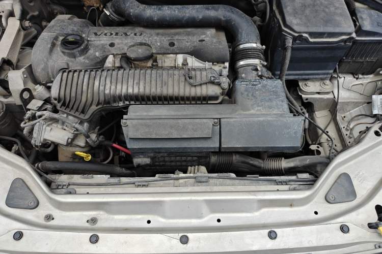 Used Volvo XC60 2015 T5 AWD Zhiyuan Edition Engine Bay