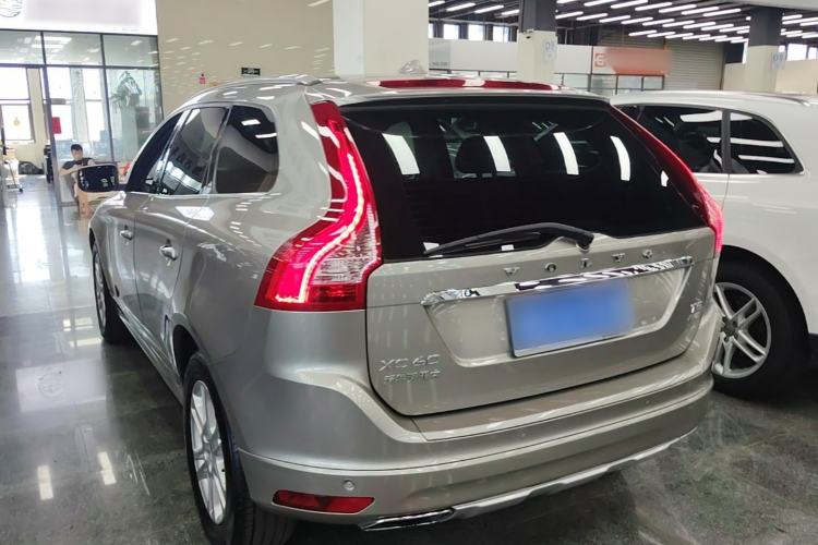 Used Volvo XC60 2015 T5 Smart Upgrade Model Exterior 2