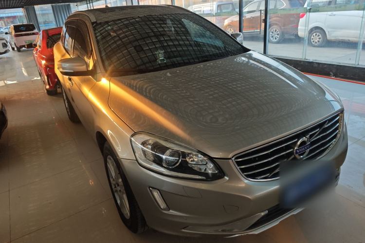 Used Volvo XC60 2015 T5 Smart Upgrade Model Exterior 2
