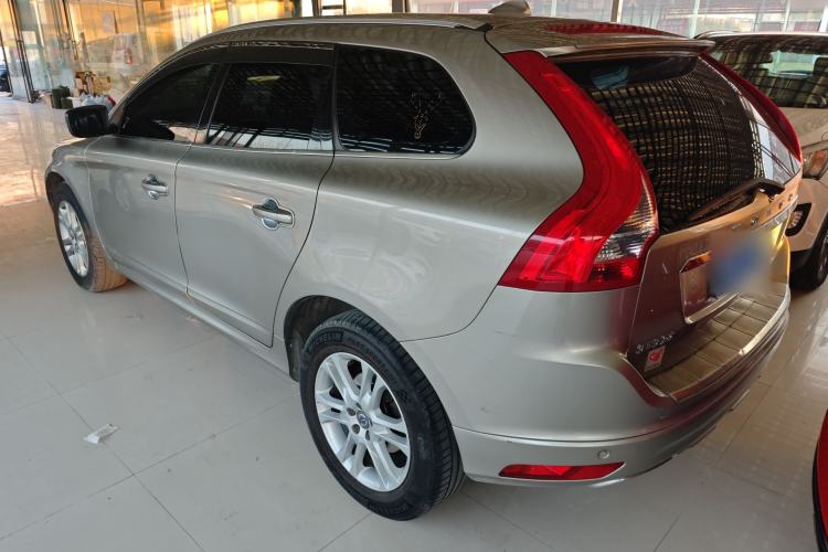 Used Volvo XC60 2015 T5 Smart Upgrade Model Exterior 3