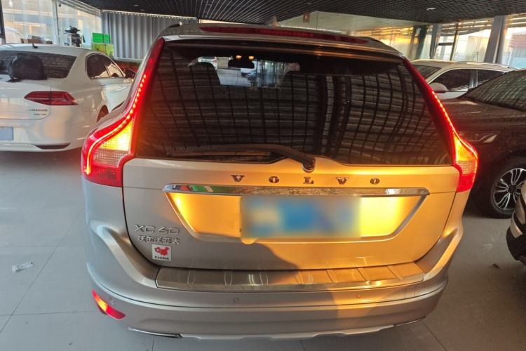 Used Volvo XC60 2015 T5 Smart Upgrade Model Exterior 4